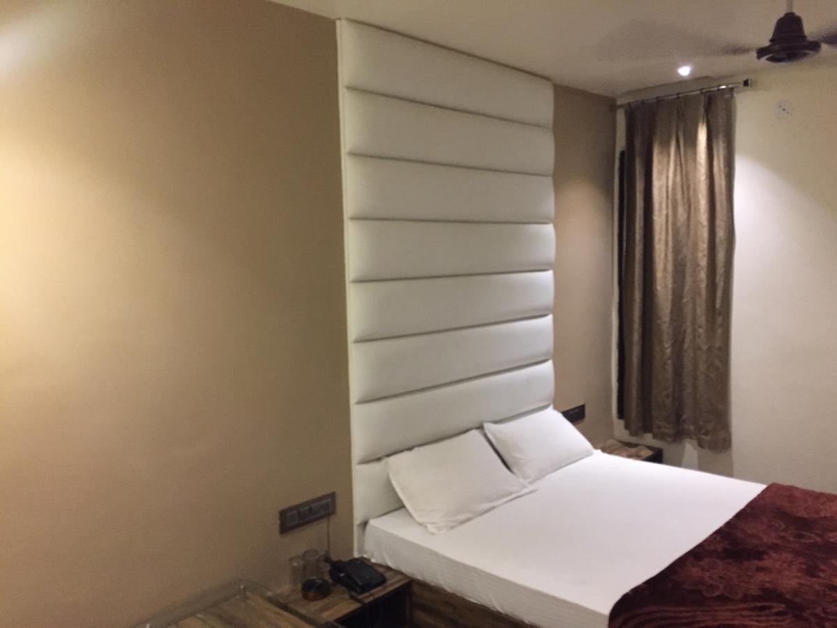 Hotel Shiva Sehore Zewnętrze zdjęcie